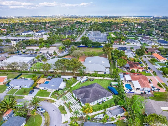 5815 SW 107th Pl, Miami FL 33173