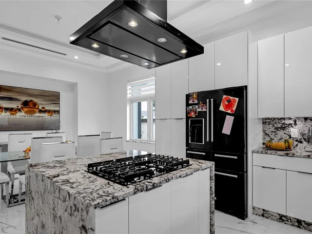 5815 SW 107th Pl, Miami FL 33173