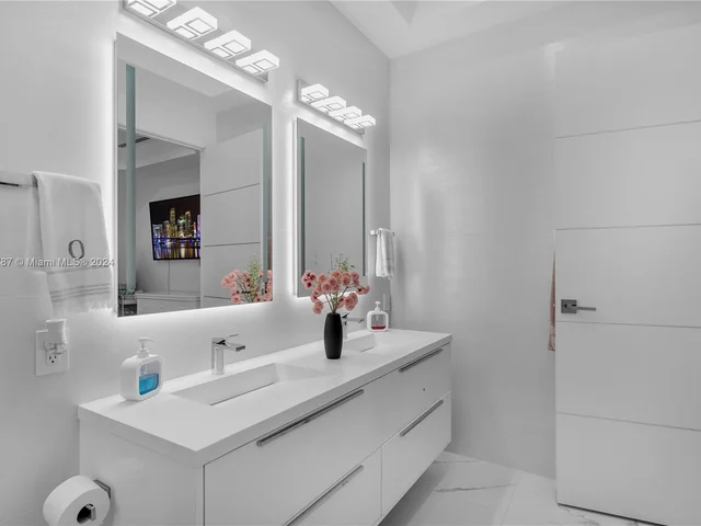 5815 SW 107th Pl, Miami FL 33173