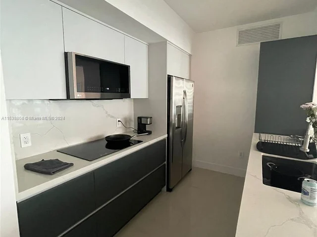 950 Brickell Bay Dr # 1210, Miami FL 33131