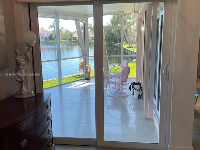 1086 SE 5th Ct, Dania Beach FL 33004