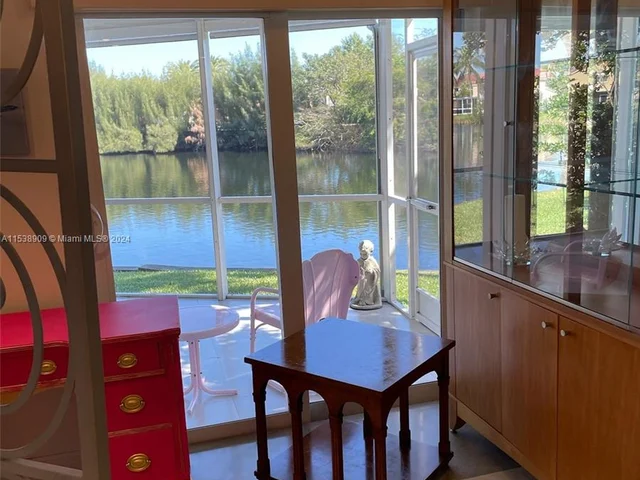 1086 SE 5th Ct, Dania Beach FL 33004