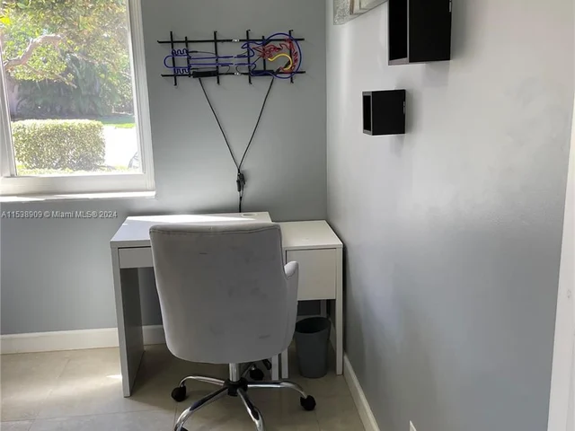 1086 SE 5th Ct, Dania Beach FL 33004