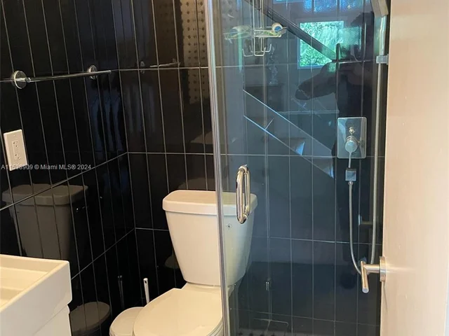 1086 SE 5th Ct, Dania Beach FL 33004