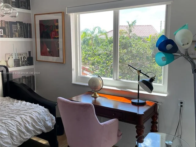 1086 SE 5th Ct, Dania Beach FL 33004