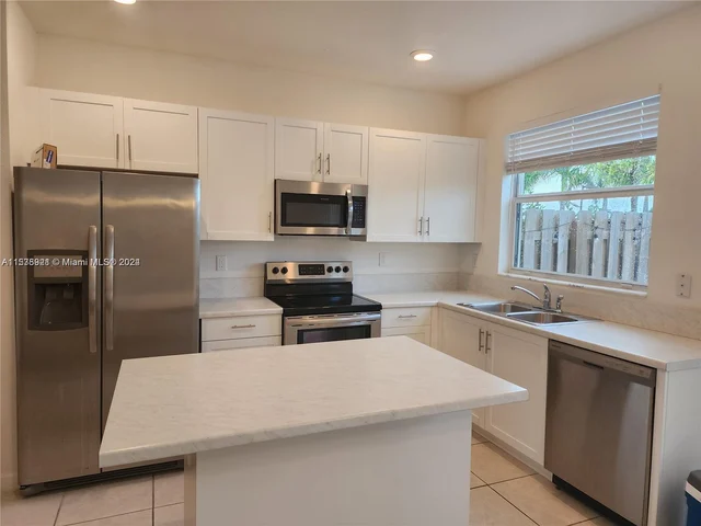 1471 SE 26th Rd, Homestead FL 33035