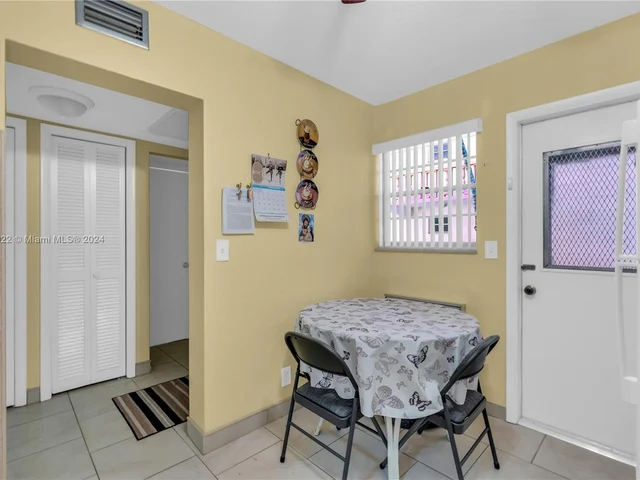 215 SE 3rd Ave # 201C, Hallandale Beach FL 33009