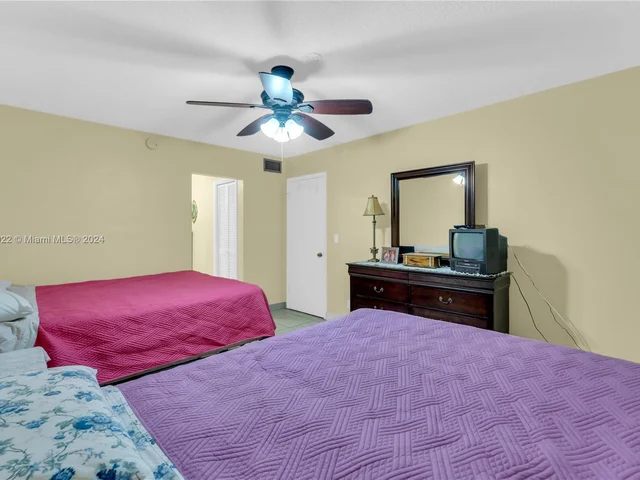 215 SE 3rd Ave # 201C, Hallandale Beach FL 33009