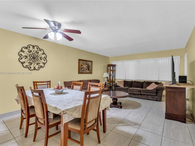 215 SE 3rd Ave # 201C, Hallandale Beach FL 33009