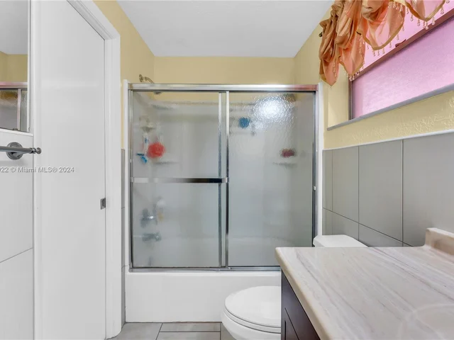 215 SE 3rd Ave # 201C, Hallandale Beach FL 33009