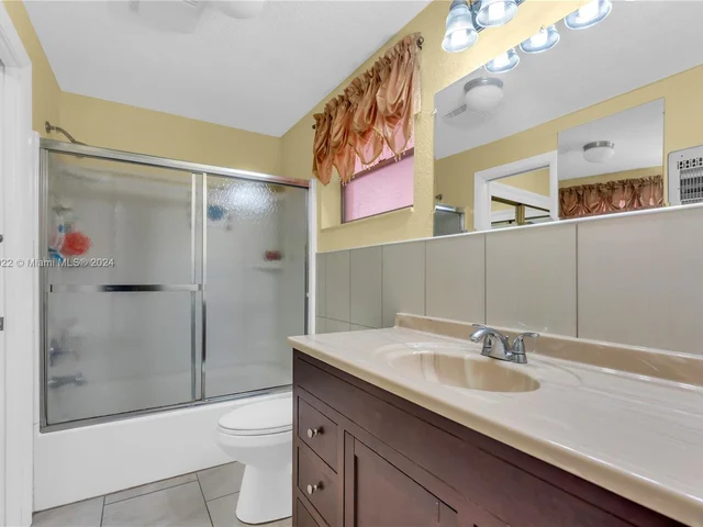 215 SE 3rd Ave # 201C, Hallandale Beach FL 33009