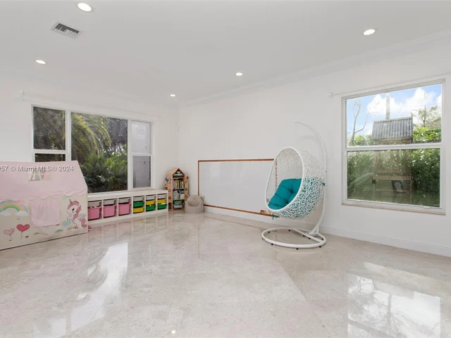 15355 SW 34th St, Davie FL 33331