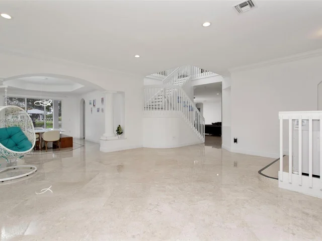 15355 SW 34th St, Davie FL 33331