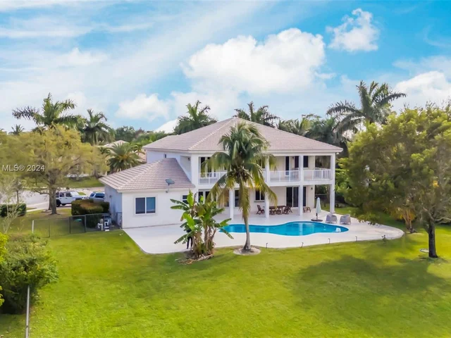 15355 SW 34th St, Davie FL 33331