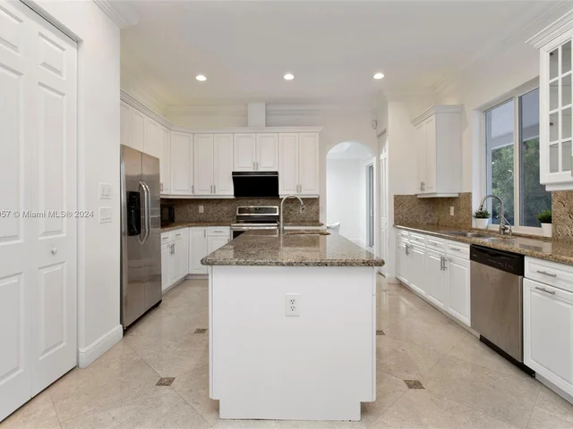 15355 SW 34th St, Davie FL 33331