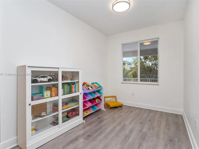 15355 SW 34th St, Davie FL 33331