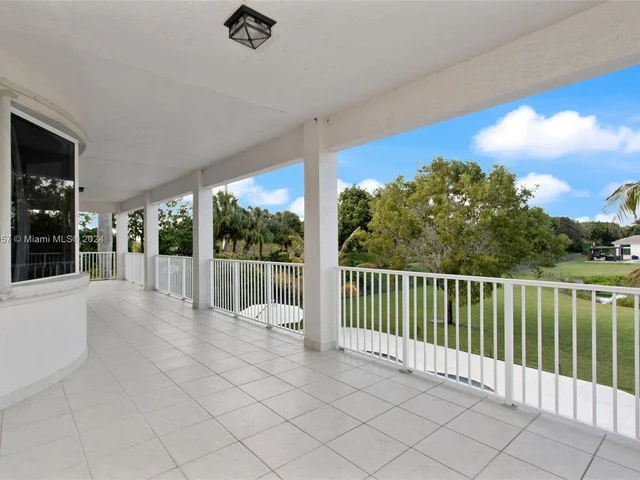 15355 SW 34th St, Davie FL 33331