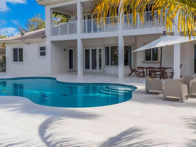 15355 SW 34th St, Davie FL 33331