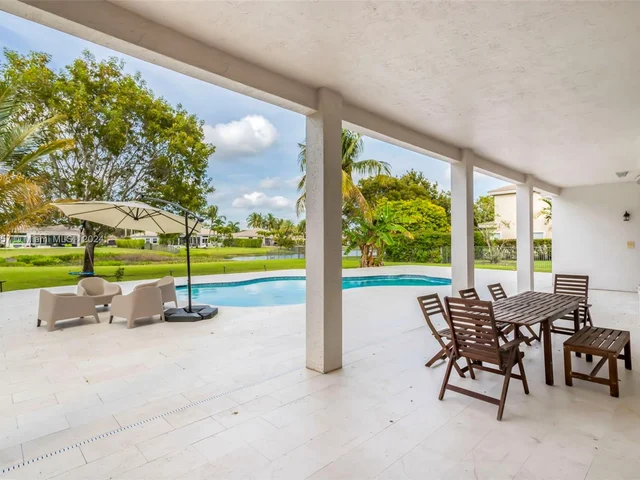 15355 SW 34th St, Davie FL 33331