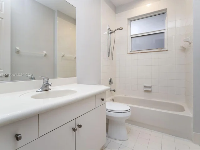 15355 SW 34th St, Davie FL 33331