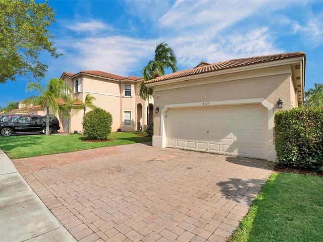 4123 NE 22nd St, Homestead FL 33033