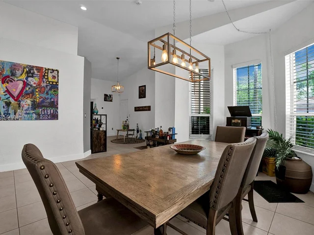 4123 NE 22nd St, Homestead FL 33033