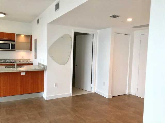 185 SW 7th St # 2900, Miami FL 33130