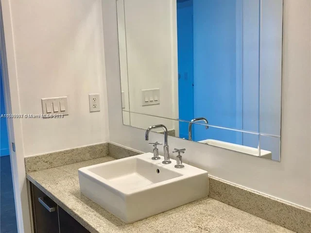 185 SW 7th St # 2900, Miami FL 33130