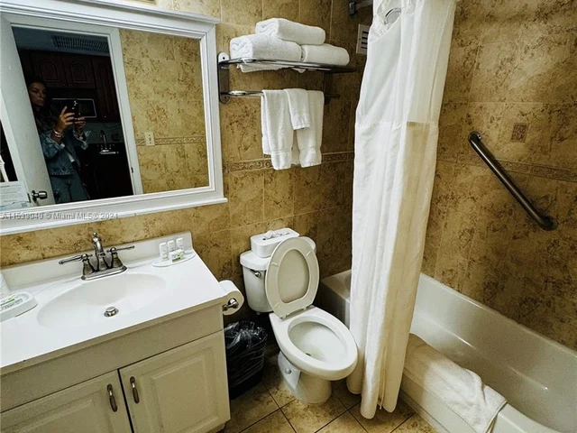 19201 Collins Ave # 737, Sunny Isles Beach FL 33160