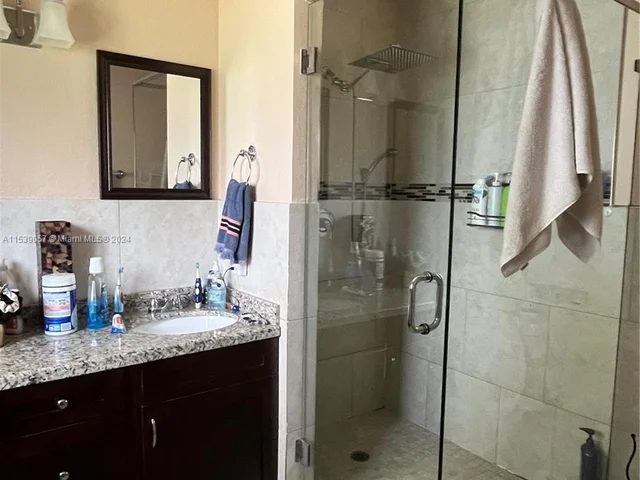 3500 NW 213th St, Miami Gardens FL 33056