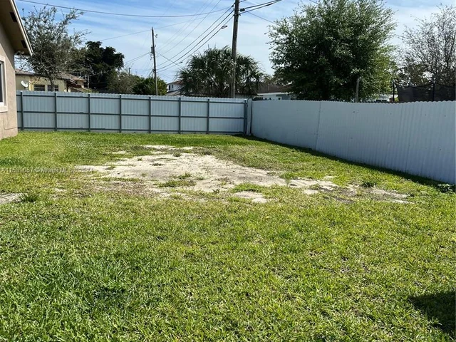 3500 NW 213th St, Miami Gardens FL 33056