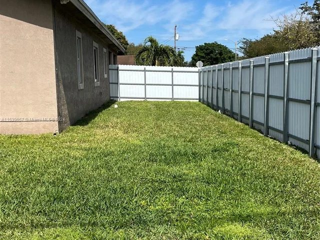 3500 NW 213th St, Miami Gardens FL 33056