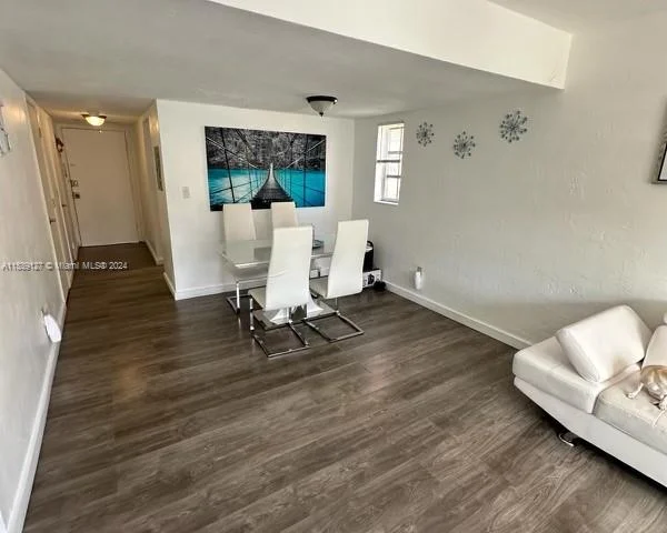 10907 N Kendall Dr # 422, Miami FL 33176