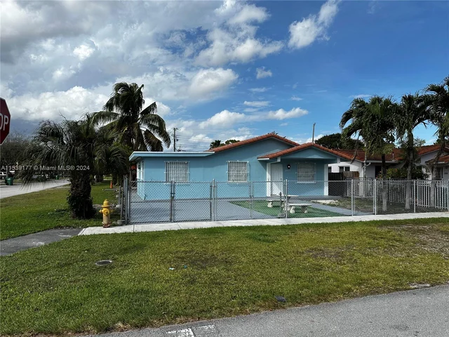 6895 SW 39th ST, Miami FL 33155