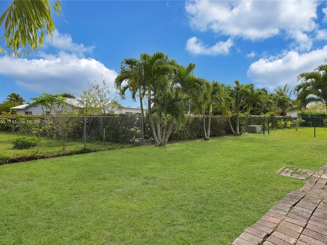 7304 Westwood Dr, Tamarac FL 33321