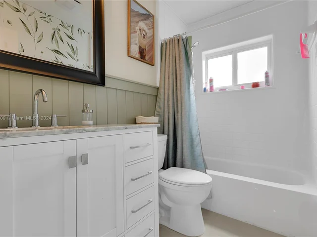 7304 Westwood Dr, Tamarac FL 33321