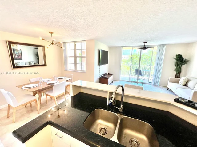 19999 E Country Club Dr # 1304, Aventura FL 33180