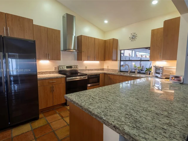 16818 Royal Poinciana Dr, Weston FL 33326