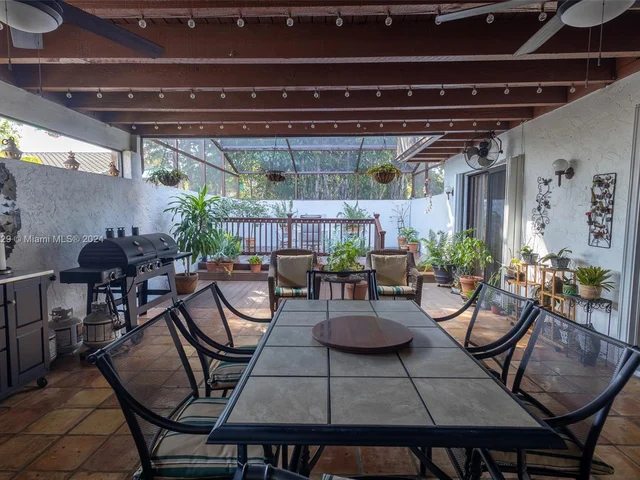 16818 Royal Poinciana Dr, Weston FL 33326