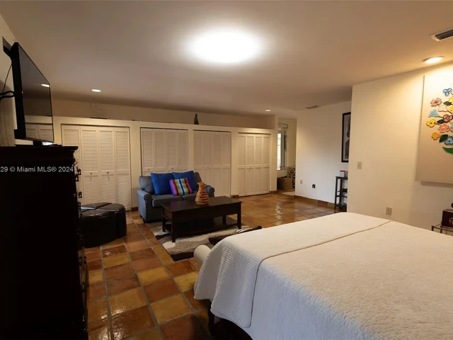 16818 Royal Poinciana Dr, Weston FL 33326