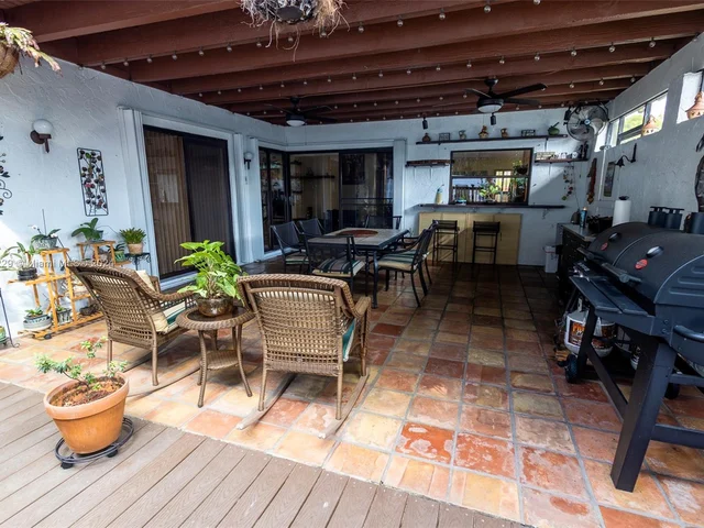 16818 Royal Poinciana Dr, Weston FL 33326