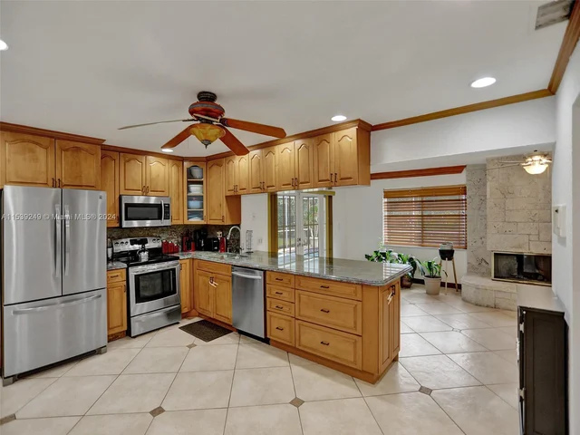 4100 NW 113th Ave, Coral Springs FL 33065