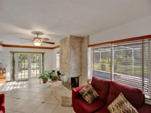 4100 NW 113th Ave, Coral Springs FL 33065