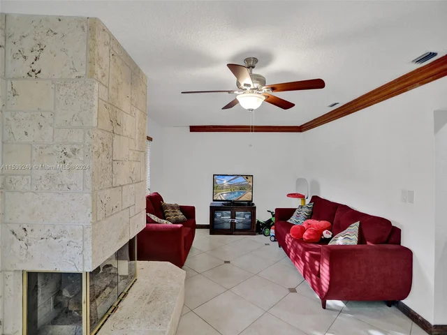 4100 NW 113th Ave, Coral Springs FL 33065