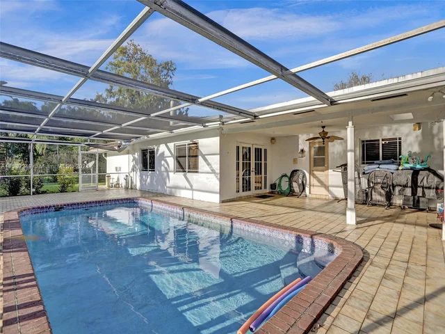 4100 NW 113th Ave, Coral Springs FL 33065