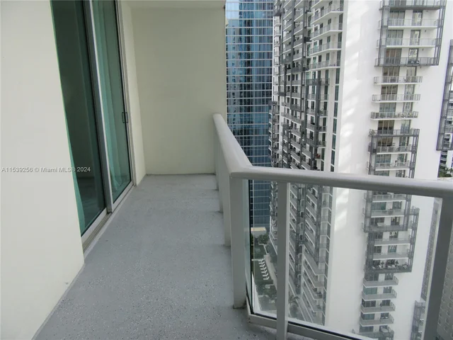 300 S Biscayne Blvd # 2805, Miami FL 33131