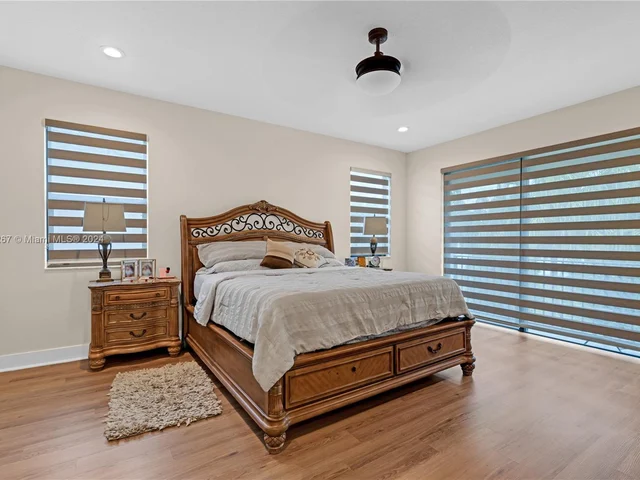 9715 W 32nd Ln, Hialeah FL 33018