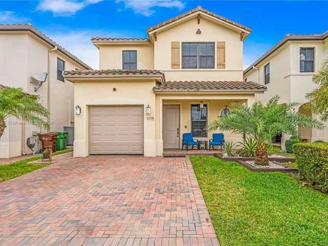 9715 W 32nd Ln, Hialeah FL 33018
