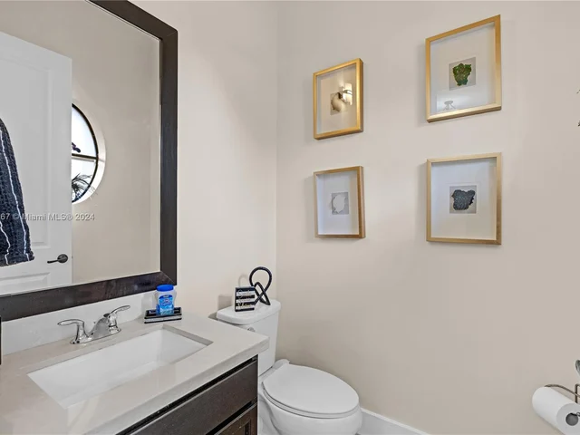 9715 W 32nd Ln, Hialeah FL 33018