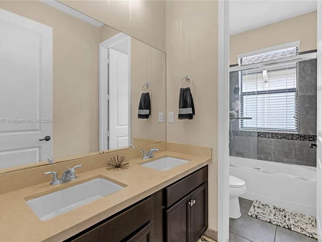 9715 W 32nd Ln, Hialeah FL 33018